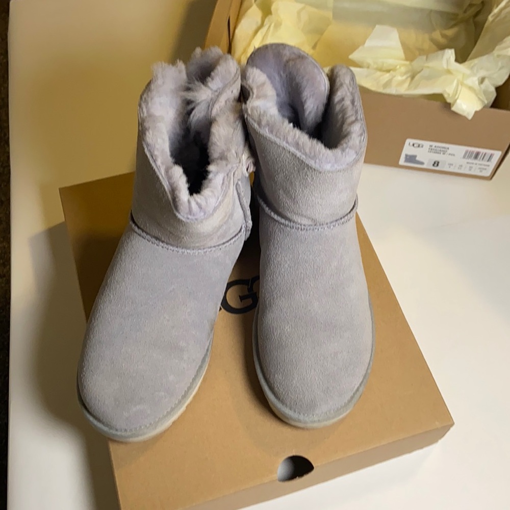 Short light grey Ugg boots
